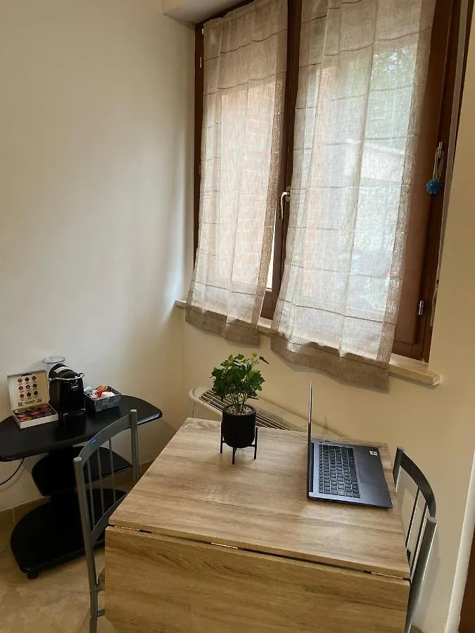 Siena Fox In Bed & Breakfast Italy