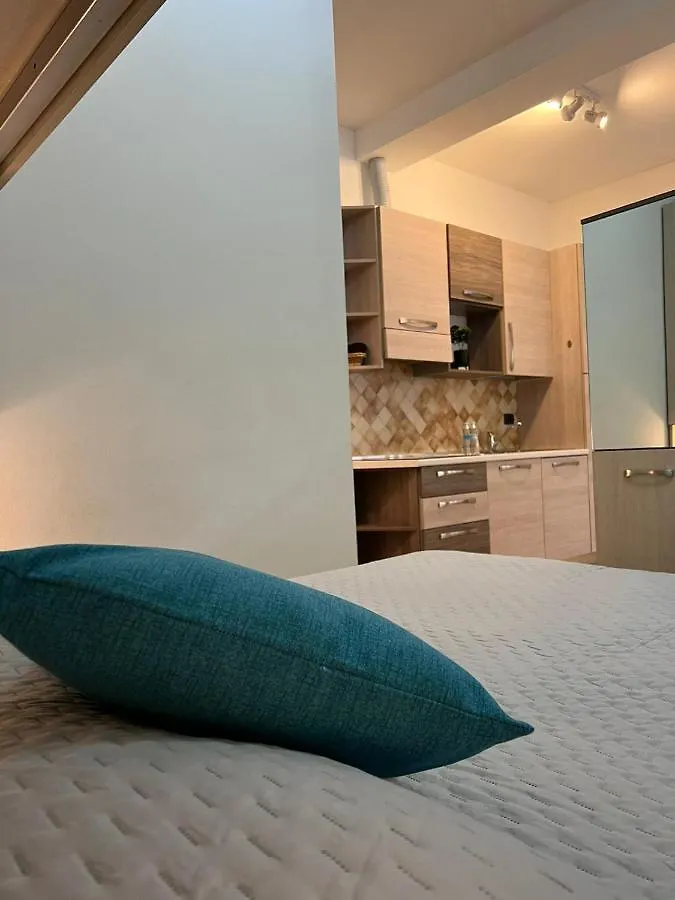 Siena Fox In Bed & Breakfast