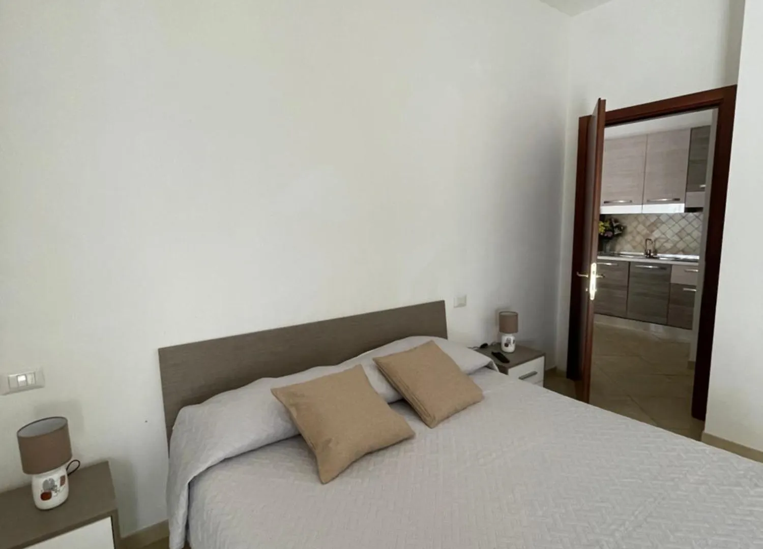 Siena Fox In Bed & Breakfast